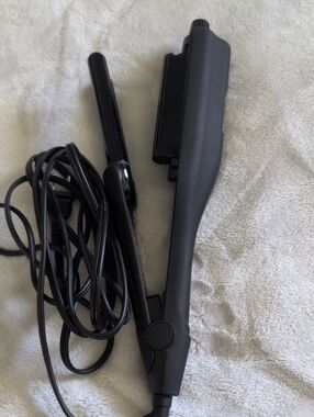Black Hair Straightener and Curling Iron Combo - Unbranded
